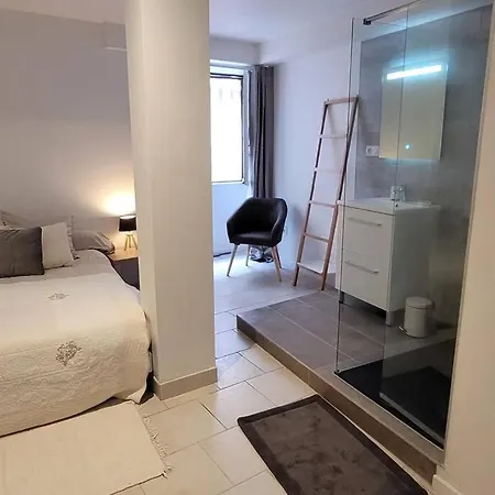 2 A 4 Pers, Centre De Daire